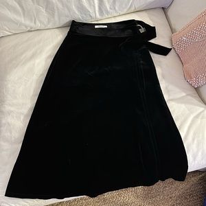 Frame wrap skirt - black velvet